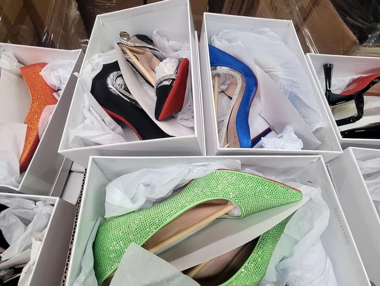 Wholesales Female Shoes Pallet - Image 4